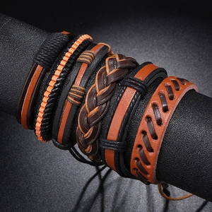 Set di bracciali multistrato in pelle intrecciata retrò da uomo stile punk nero e marrone