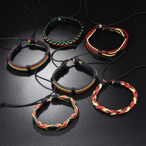 Macro de 6 bracelets Rasta en cuir tressé faits main en rouge, jaune et vert