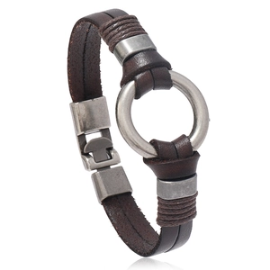 Bracelet multicouche en cuir pour homme avec un anneau en métal argenté de style rétro