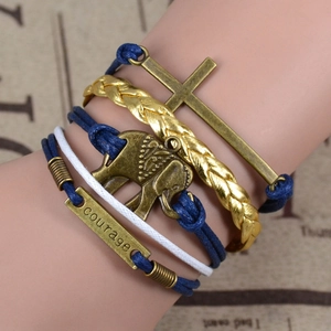 Bracelet multicouche bohème fait main avec pendentifs éléphant, croix et courage