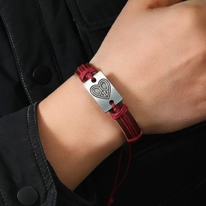 Bracelet vintage en cuir tressé avec plaque métallique de symbole de paix et de cœur