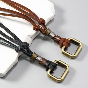 Retro double-ring pendant leather necklace with vintage finish and multi-colored beads