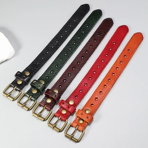 Bracelets en cuir rétro avec étoiles ajourées en cinq couleurs et boucle métal