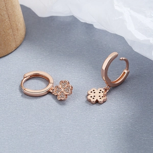 Elegantes pendientes de trébol en plata de ley 925 oro rosa con circonitas brillantes