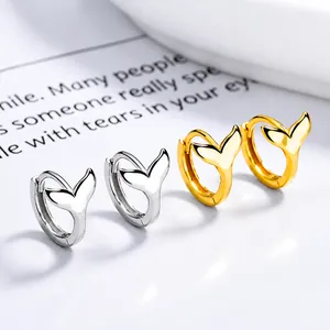 925 Sterling Silber Fischschwanz-Creolen in Gold und Silber auf kunstvollen Karten
