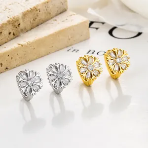 Schneeflocken Creolen aus 925 Sterling Silber mit Zirkoniasteinen in Gold und Silber