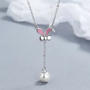 Collana in argento 925 con orecchie di coniglio in smalto rosa e pendente di perla