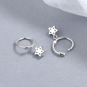 Boucles d'oreilles créoles S925 en argent fin avec pendentifs étoiles texturées