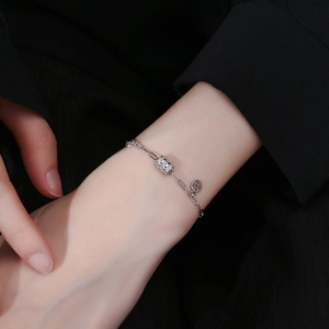 Bracelet en argent 925 avec cristaux brillants et breloque pièce chinoise pour femme