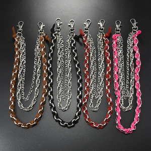 Chaîne multicouche style punk en brun noir rouge et rose avec fermoir mousqueton