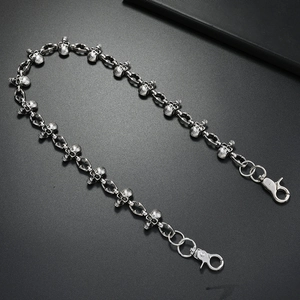 Silver metal skull wallet chain with punk aesthetic for hip-hop streetwear style