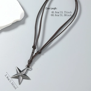 Collana in pelle regolabile con ciondolo a stella in argento dallo stile vintage