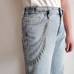Chaîne de pantalon triple argentée style punk avec pointes en métal et mousquetons