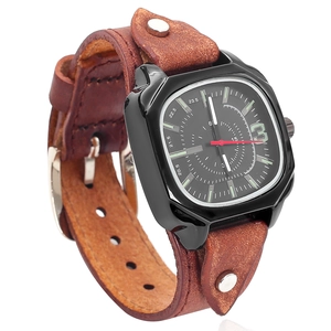 Vintage Punk Square Men Quartz Watch Genuine Cowhide Leather Wide Strap Alloy Case Metal Studs Retro Industrial Wristwatch