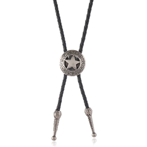 Vintage Western Bolo Tie mit Stern-gravierter Silberschnalle und schwarzem Flechtlederseil