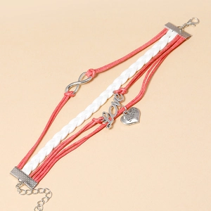 Bracelet multicouche tressé rose avec breloques argentées Love, Sister et Infinity