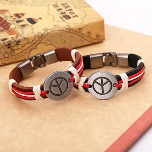 Retro-Punk-Lederarmband-Set mit Friedenszeichen-Anhängern und Druckknopfverschluss aus Metall