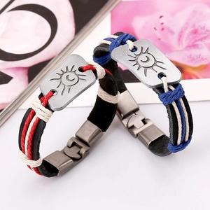 Bracelets vintage en cuir tressé avec breloques soleil et lune et fermoirs pliants