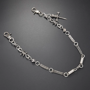 Punk-Silber-Metall-Hosenkette mit Würfeln, Totenkopf-Schwert und Stacheldraht-Gliedern Dekor