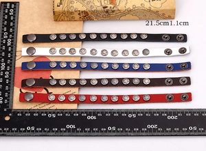 Detailed view of leather star-studded punk bracelets in five colors with dimensions 21.5x1.1cm