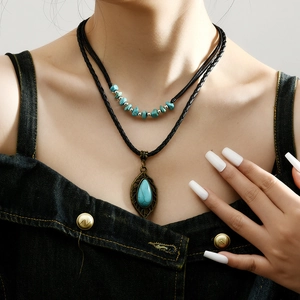 Vintage Bohemian Turquoise Leaf Pendant Necklace Set Alloy Zinc Artificial Turquoise Adjustable Leather Cord Layered Jewelry