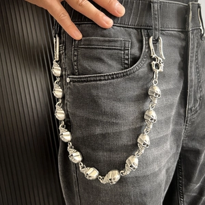 Chaîne de portefeuille tête de mort punk rétro pour jeans avec détails en argent vieilli