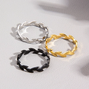 Dreiteiliges Olivenblatt-Ring-Set in Gold Silber und Schwarz aus Edelstahl