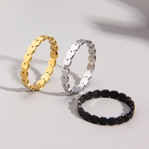 Anello a Cuore in Acciaio al Titanio da Donna Gioielli Stile Eternity Band Minimalista in Oro Argento Nero Idea Regalo