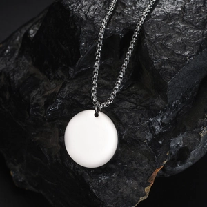 Minimalist stainless steel necklace with round white pendant on box chain, 2024 fashion