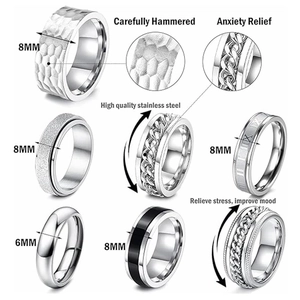 Sortiment aus 8mm und 6mm Edelstahl-Spinnerringen mit gehämmerter und römischer Oberfläche