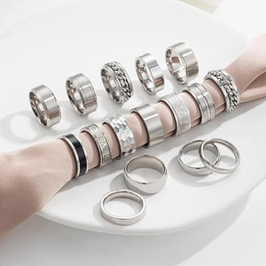 Herren Ring-Set aus Titanstahl mit matten, Ketten- und römischen Zifferndesigns in Silber