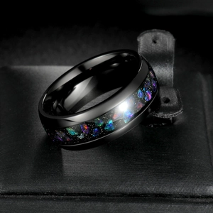 Anello in acciaio al titanio nero lucido da 8mm con intarsio in opale galassia per uomo
