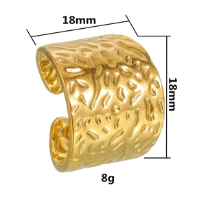 Anello aperto retrò in acciaio inossidabile dorato con trama martellata donna 18mm