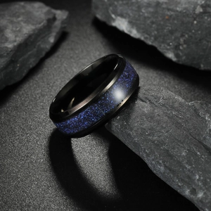 Bague homme 8mm en acier inoxydable noir avec incrustation ciel étoilé bleu sur pierre