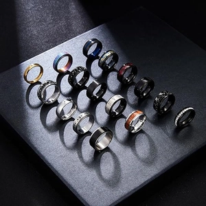 16er-Set Edelstahlringe in Gold, Silber, Schwarz und Regenbogenfarben für Damen und Herren