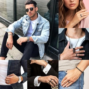 Collage di anelli in acciaio al titanio punk retrò e accessori uomo in nero e argento