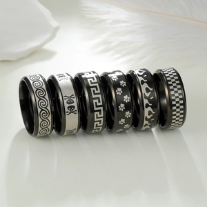 Bague Vintage en Acier Inoxydable pour Hommes Femmes Noir Électroplaqué Gravé au Laser Grecque Crâne Flamme Patte Bijoux Cadeau