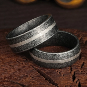 Vintage Titanium Steel Ring Retro Industrial Style Textured Band For Men Women Antique Silver Distressed Fashion Finger Jewelry