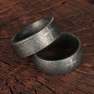 Anello a Croce in Acciaio al Titanio Vintage per Uomo Donna Argento Antico Invecchiato Punk Gothic Band Jewelry Gift