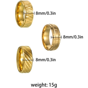 Dreiteiliges 8mm Herrenring-Set in Gold mit geprägten Diamant- und Gittertexturen