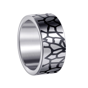 Bague en acier inoxydable de 10mm de large avec motif fissuré noir et intérieur brossé