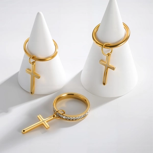 Bague Pendante avec Pendentif Croix pour Femme en Acier Titane Or Plaqué Poli Mat Strass Bijoux de Mode Religieuse