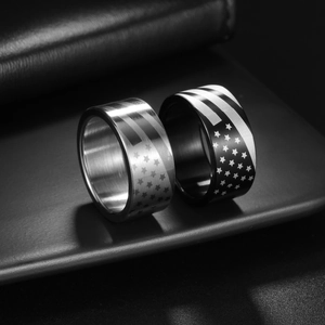Bague pour Hommes en Acier Titane Drapeau Américain Motif Étoiles et Rayures Anneau en Métal Brossé Bijoux Cadeau Quotidien