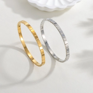Minimalist 4mm stainless steel square link bangle in gold and silver finish