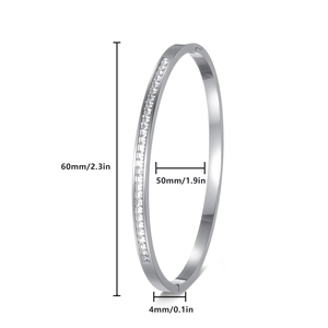 Bracelet jonc en acier inoxydable argenté avec zircons et dimensions 60 mm x 50 mm