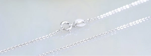Detailed close-up of S925 sterling silver chain with a classic spring ring clasp closure