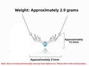 Vue détaillée du collier bois de renne en argent avec cristal bleu et mesures de taille