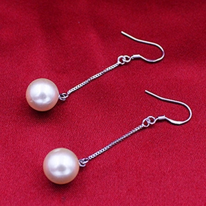 Elegant 925 sterling silver drop earrings with natural pearl on long silver chains