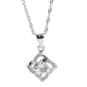 Elegant S925 sterling silver four-leaf clover necklace with sparkling zircon pendant