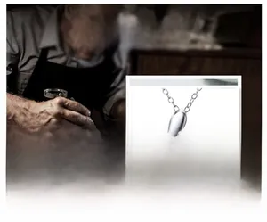 Détail du pendentif mère et enfant en argent sterling S925 avec fini anti-ternissure